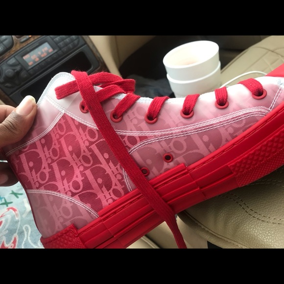 Athletic_Shoes